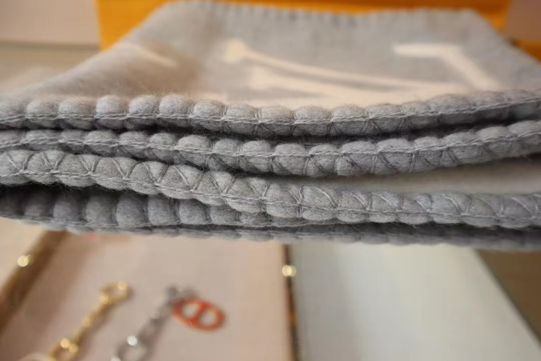 LV CASHMERE MONOGRAM SWEET DREAMS SCARF GREY