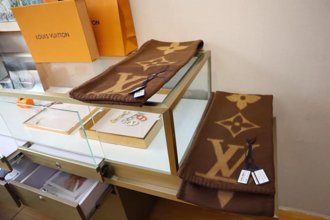 LV CASHMERE MONOGRAM SWEET DREAMS SCARF BROWN