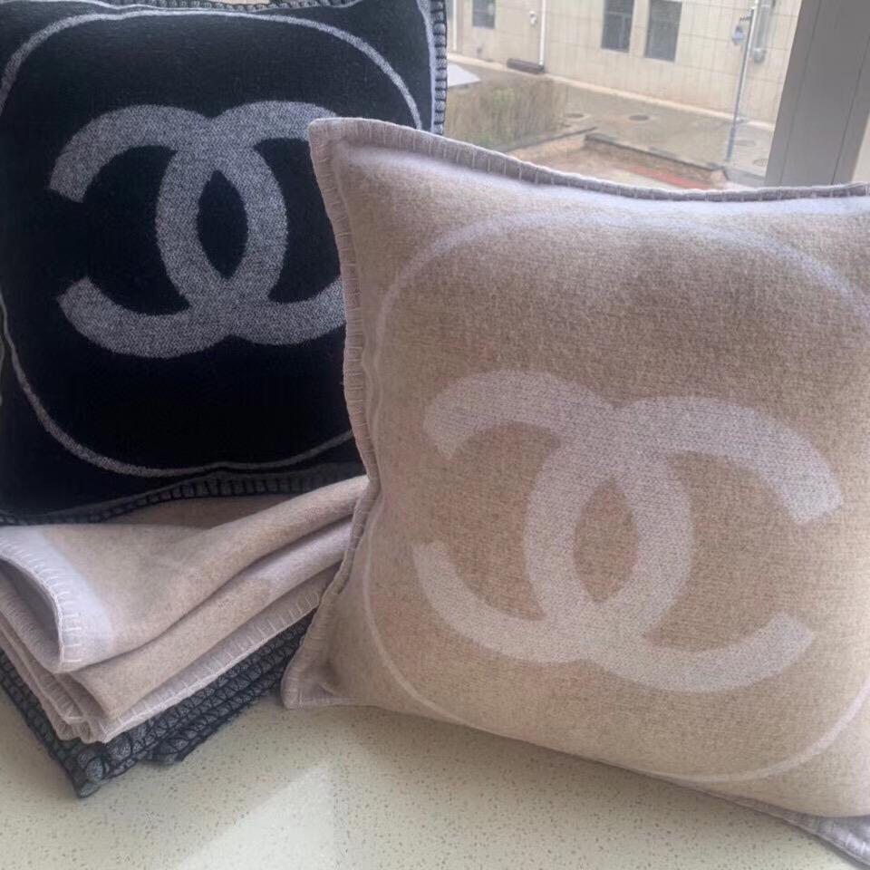 COCO WOOL THROW PILLOW