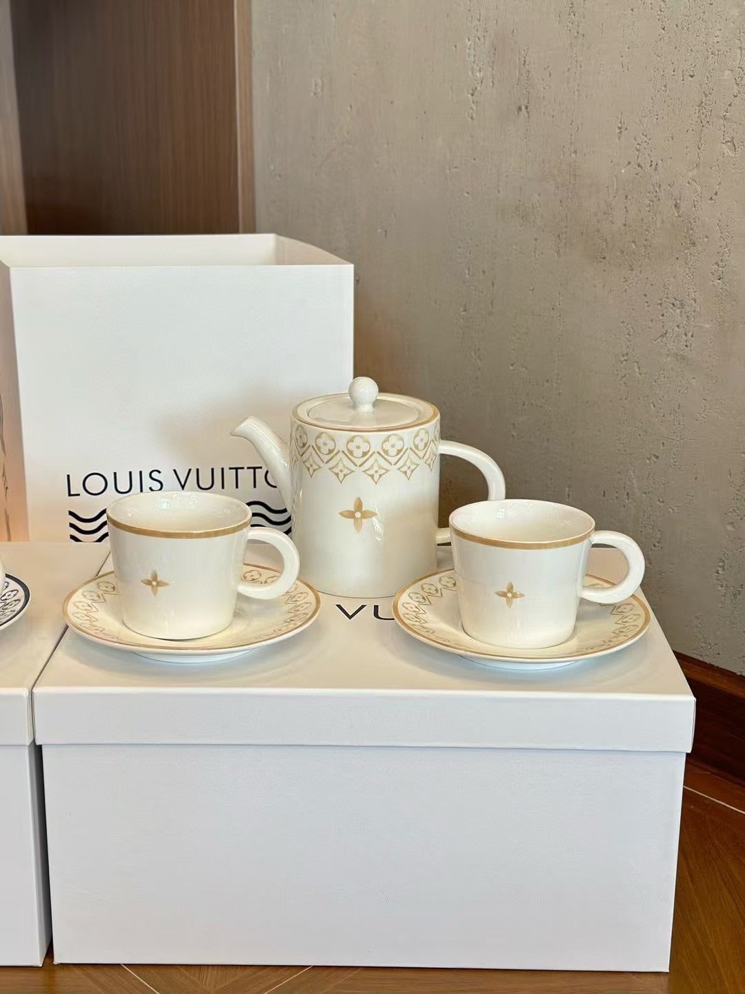 CUSTOM LV TEA CUP AND TEA POT SET