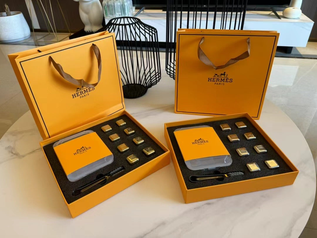 CUSTOM ICE METAL CUBES