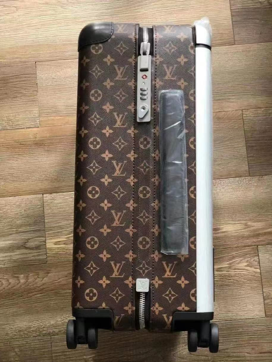 CUSTOM NIGO POLAR BEAR CABIN 37L HORIZON 55 SUITCASE
