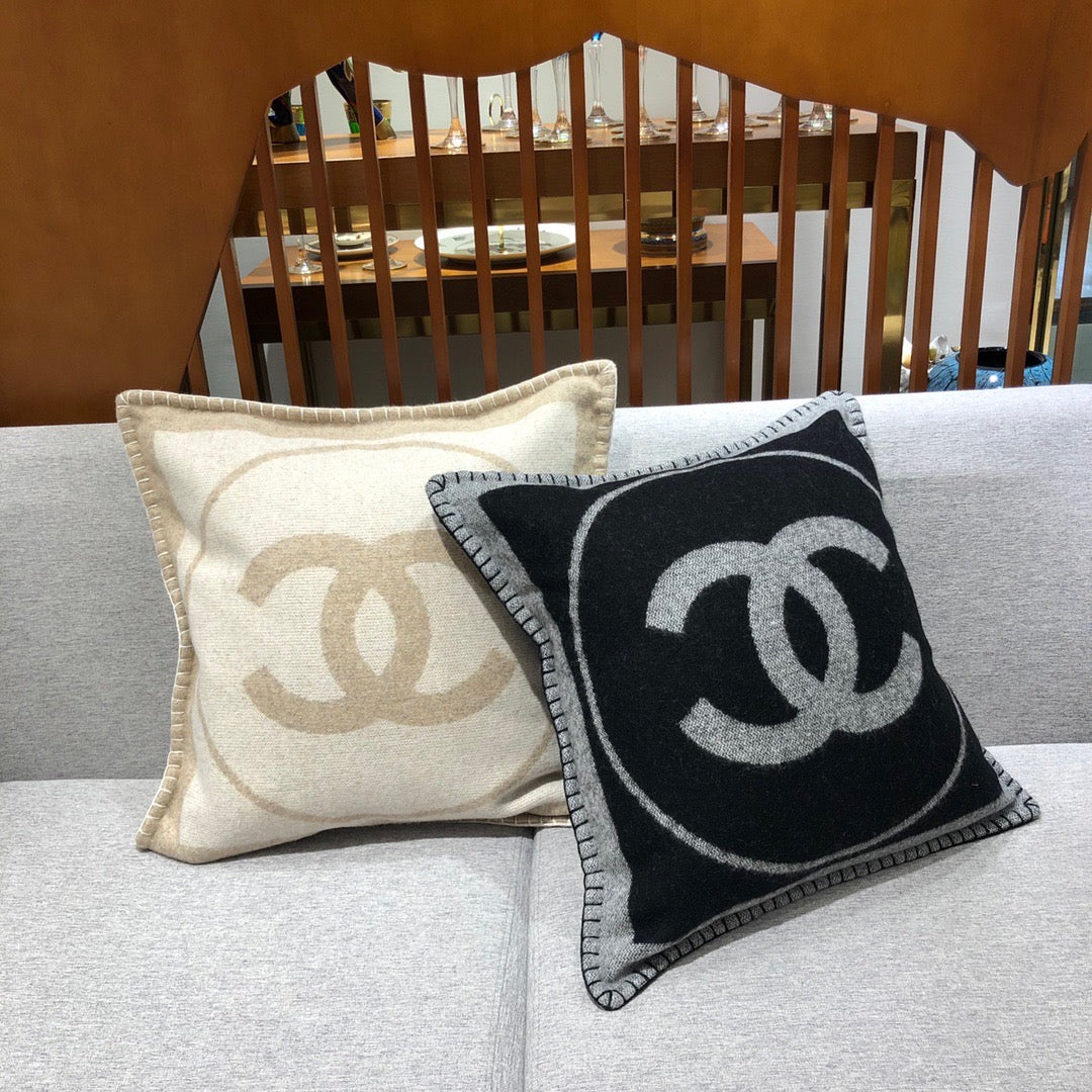 COCO WOOL THROW PILLOW