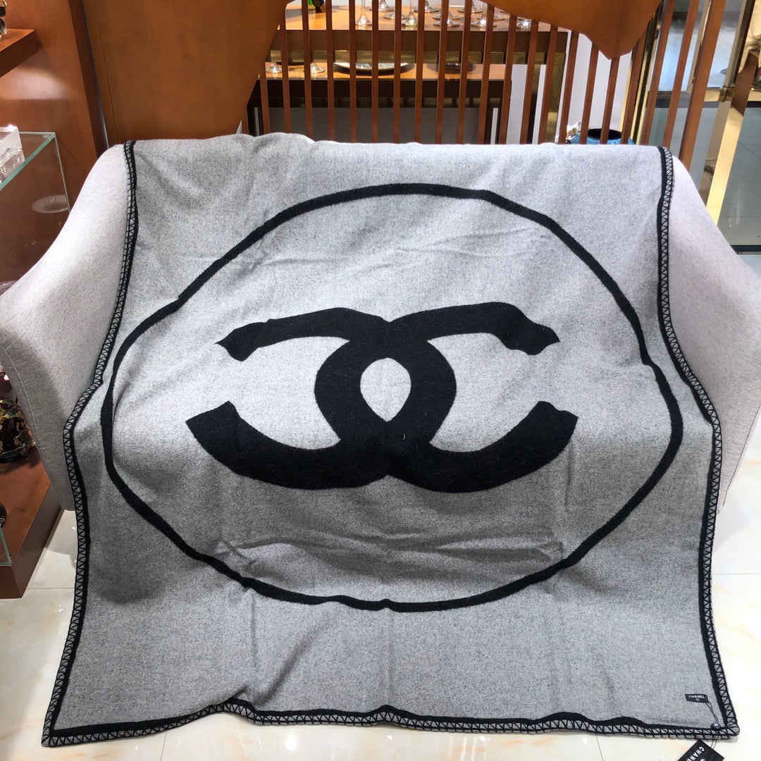 COCO WOOL THROW BLANKET