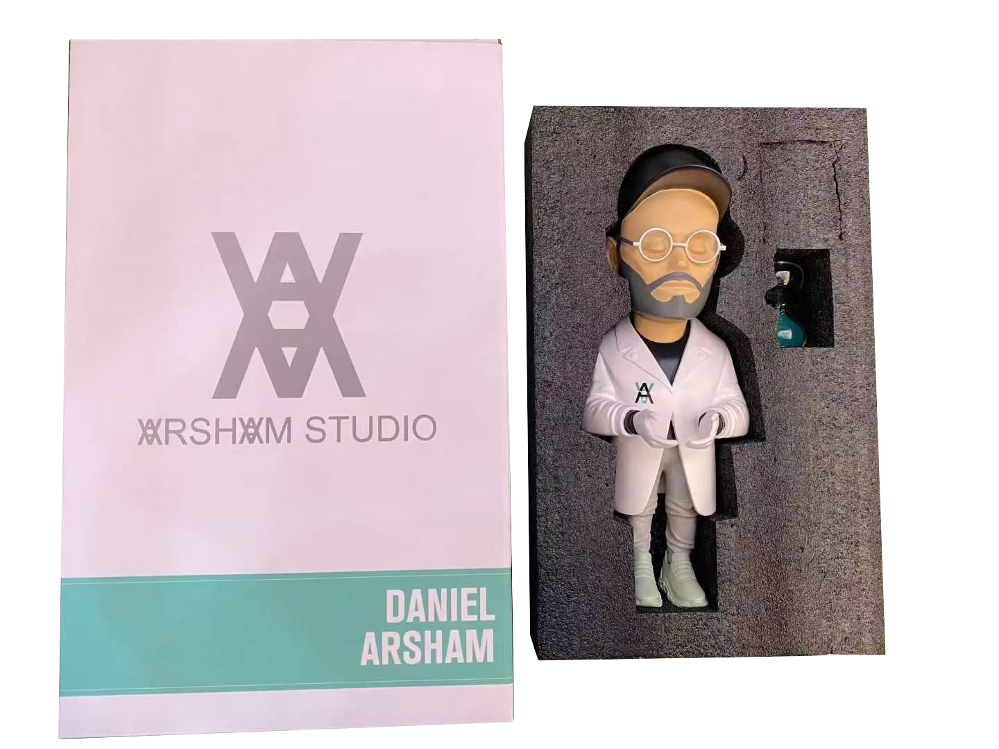 DANIEL ARSHAM FIGURINE AUTHORS SERIES