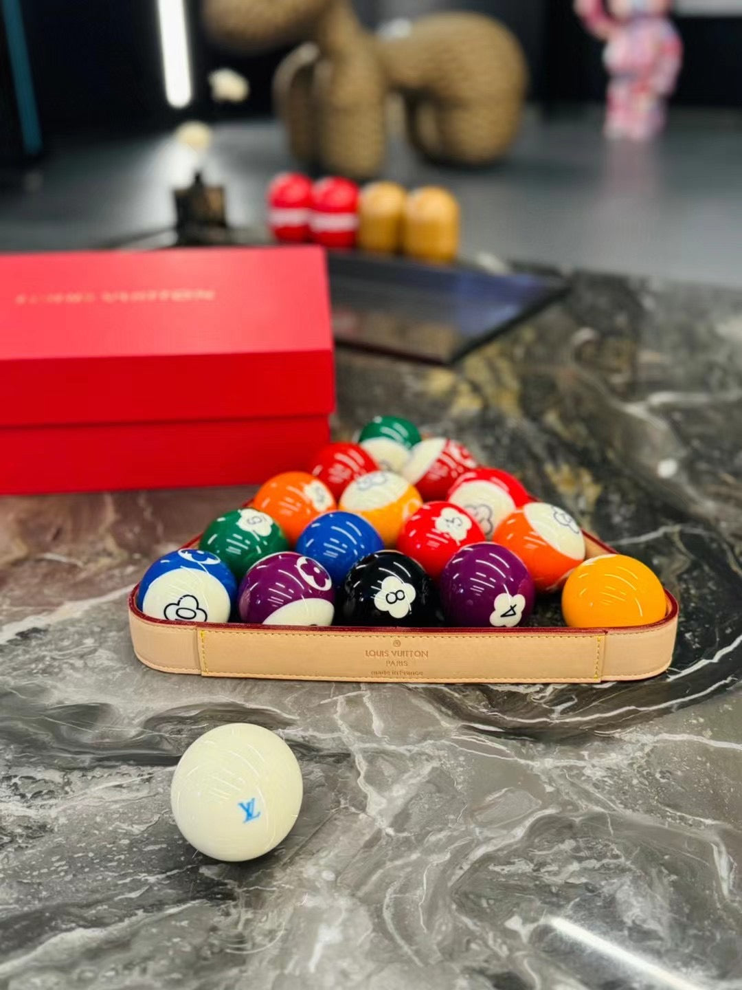 LV POOL TABLE SET