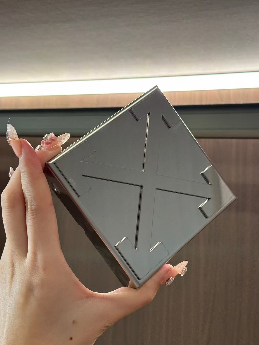 OFF WHITE METEOR ASHTRAY