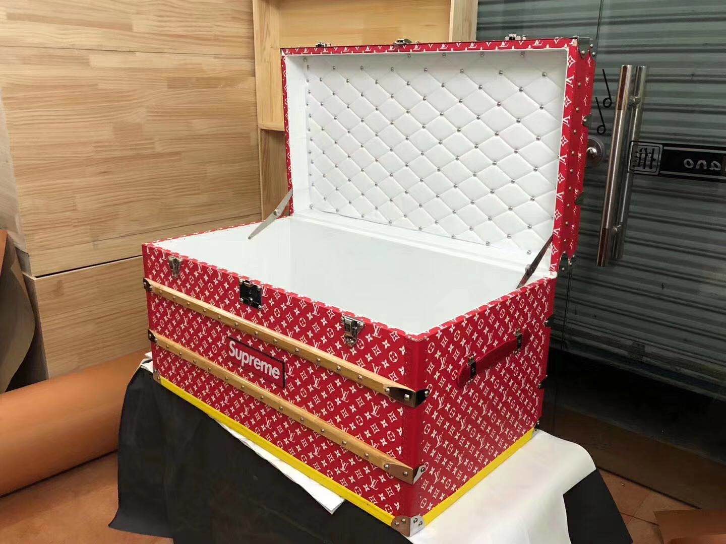 CUSTOM LV SUPREME TRUNK