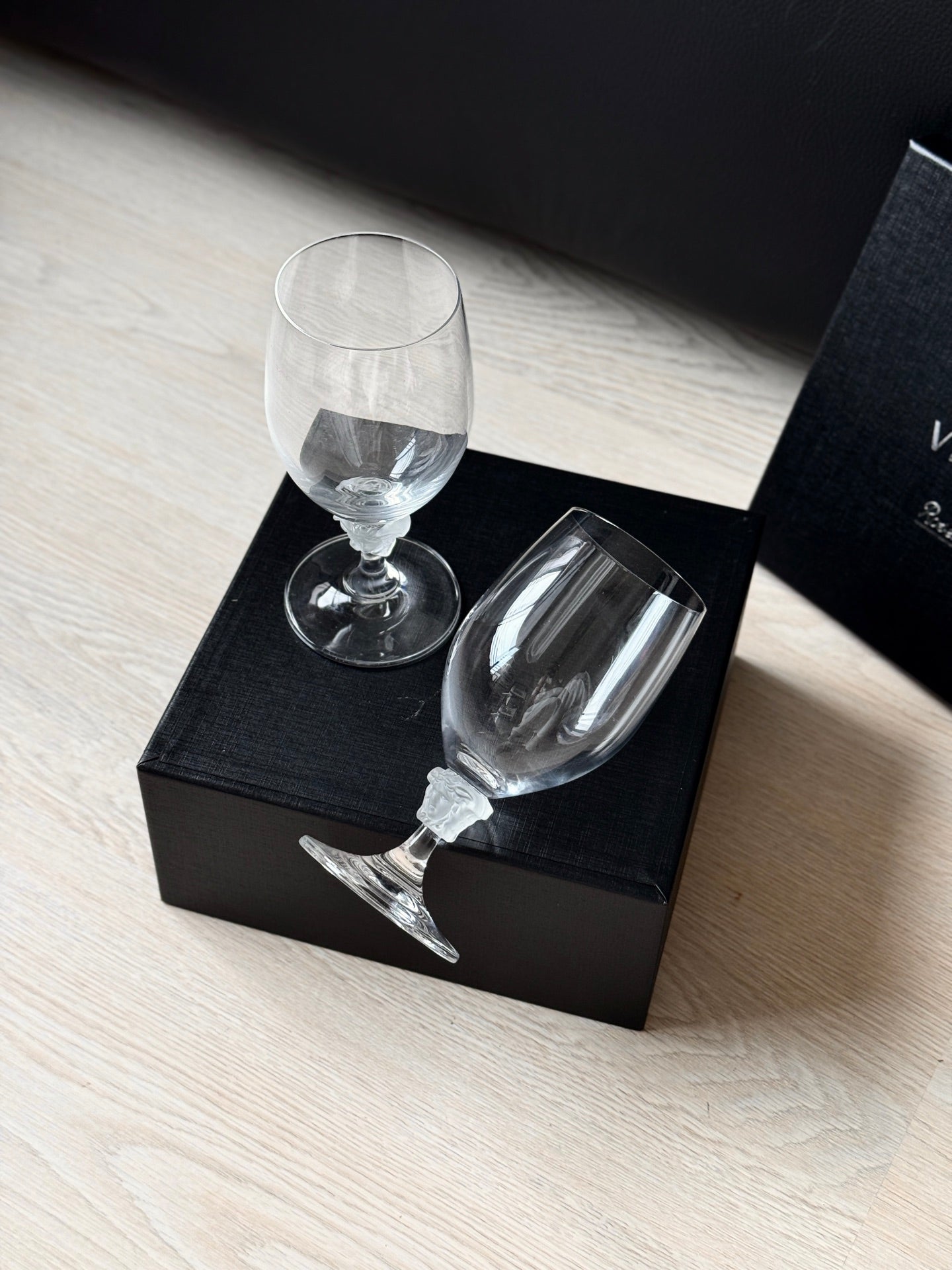 VERSACE WINE GLASS SET