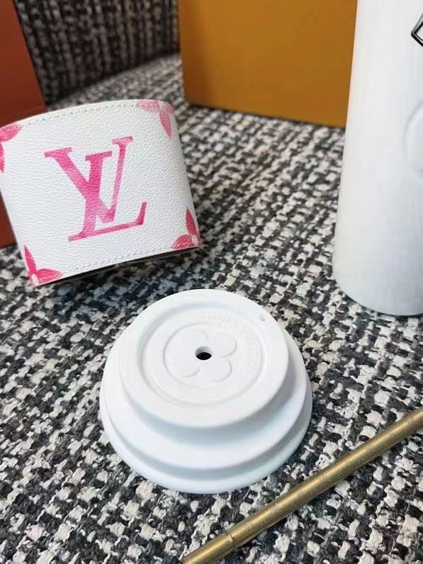 CUSTOM LOUIS CUP AND STRAW