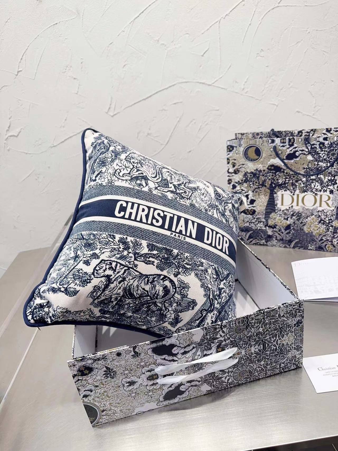 CHRISTIAN THROW PILLOW 3.0