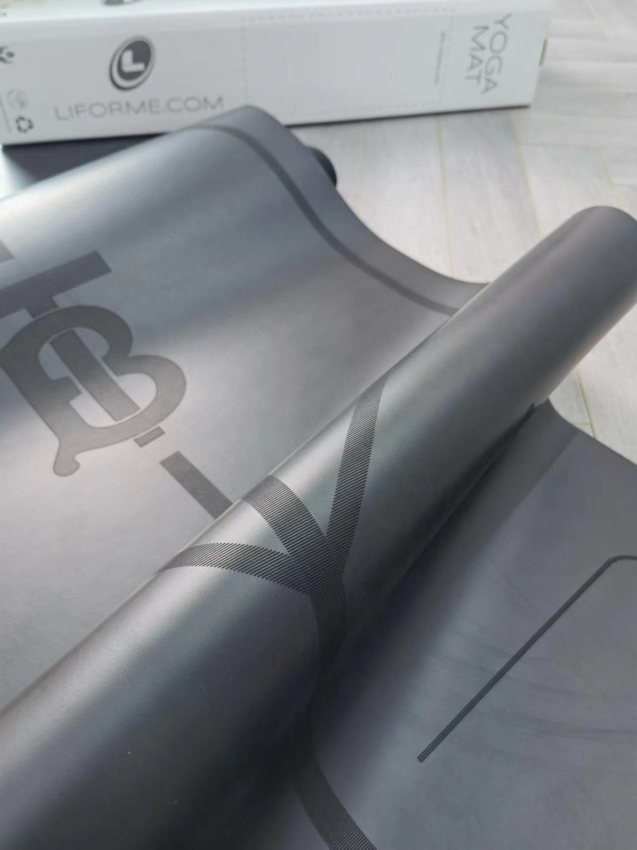BURBERRY YOGA MAT