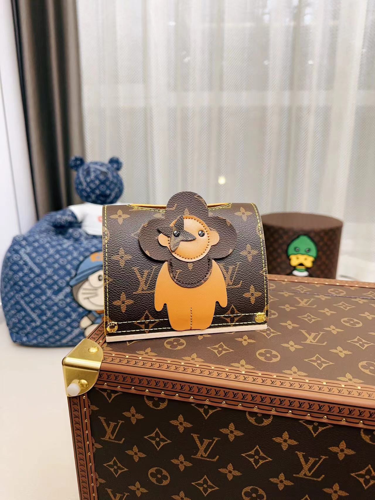 CUSTOM LV TISSUE ROUND COVER (VIVIENNE)