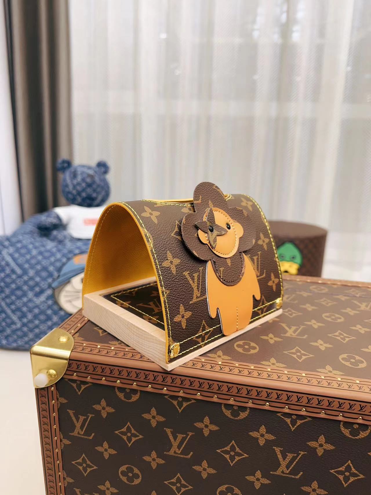 CUSTOM LV TISSUE ROUND COVER (VIVIENNE)