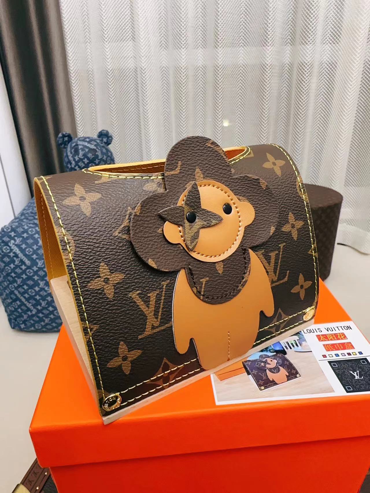 CUSTOM LV TISSUE ROUND COVER (VIVIENNE)