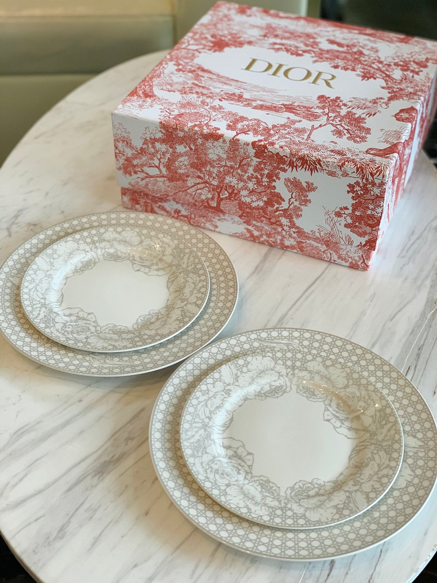 CHRISTIAN PLATES SET