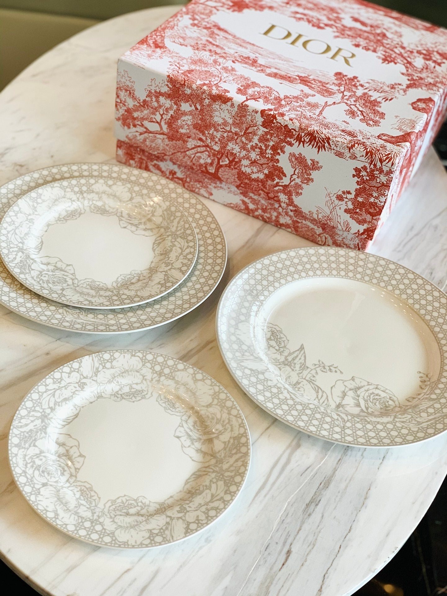 CHRISTIAN PLATES SET
