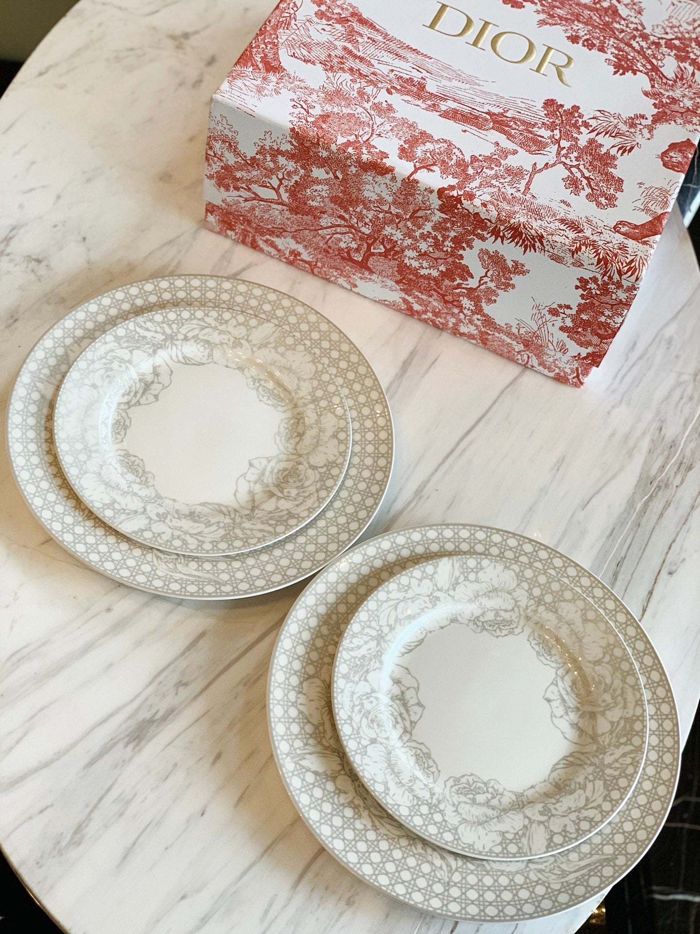 CHRISTIAN PLATES SET