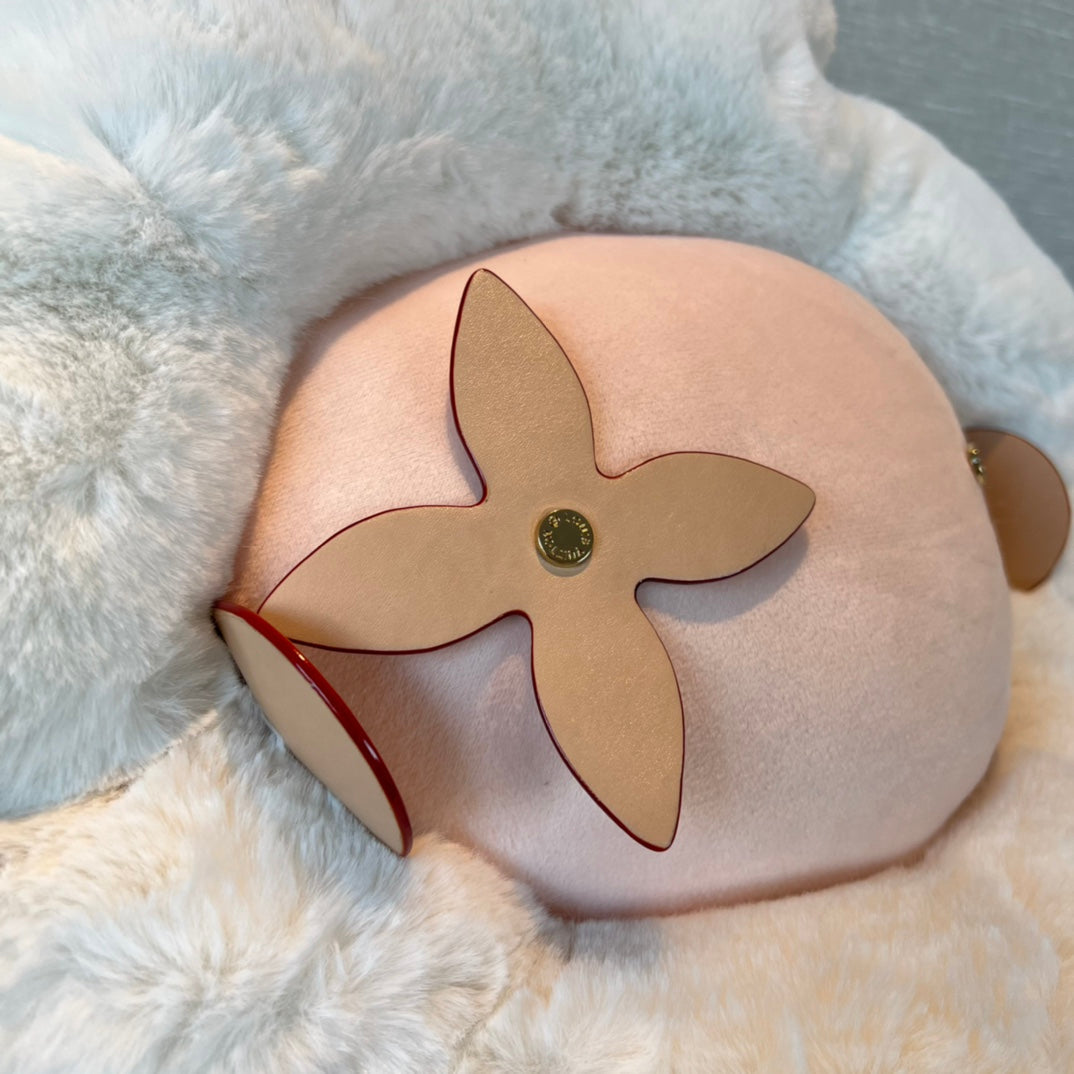 CUSTOM VIVIENNE WHITE PLUSH