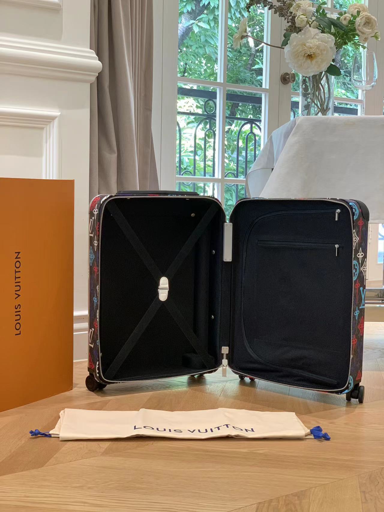 CUSTOM GRAFFITI CABIN 37L HORIZON 55 SUITCASE