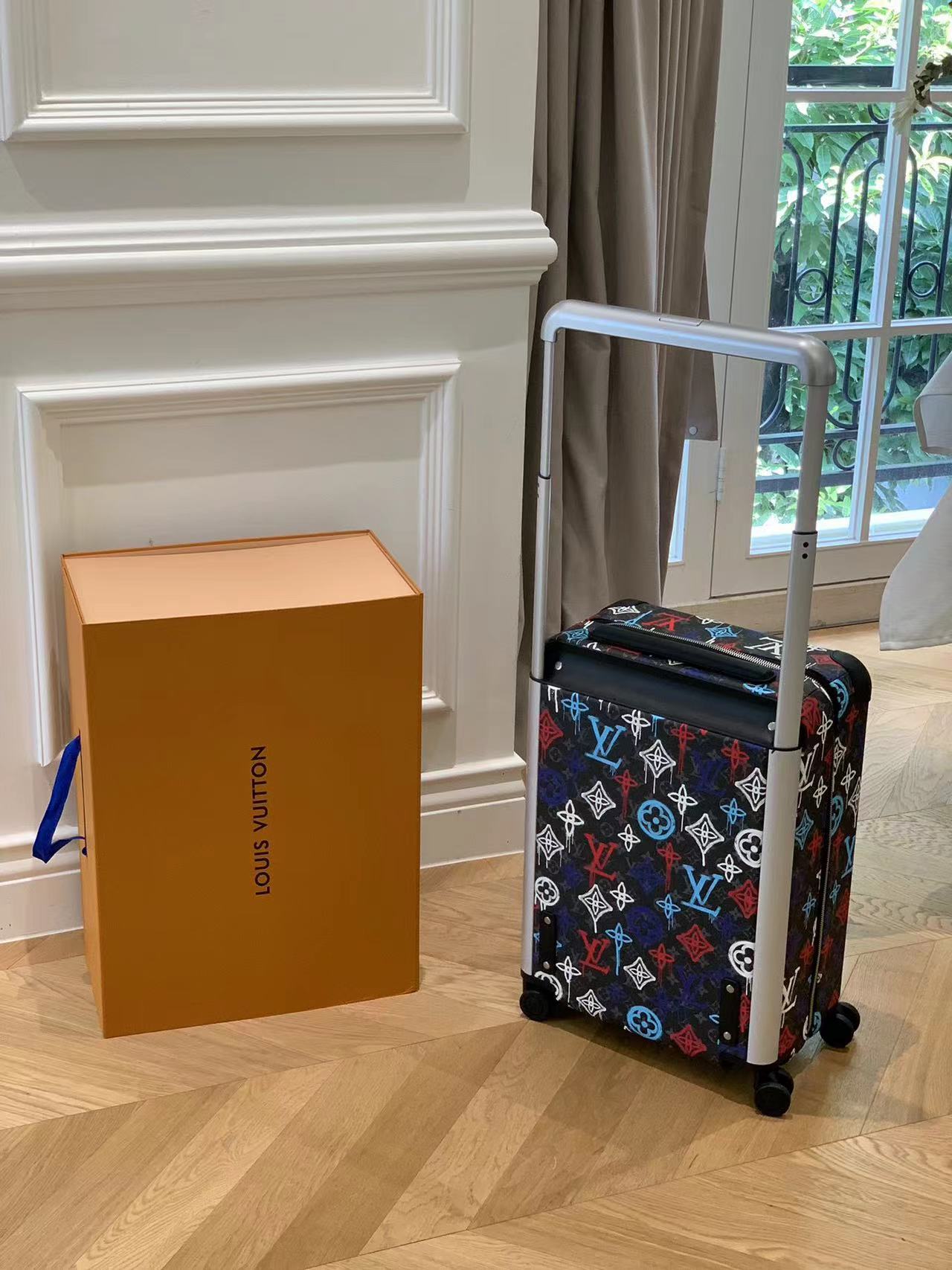 CUSTOM GRAFFITI CABIN 37L HORIZON 55 SUITCASE