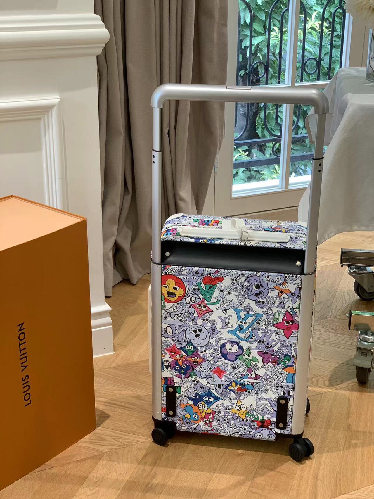 CUSTOM COMICS CABIN 37L HORIZON 55 SUITCASE