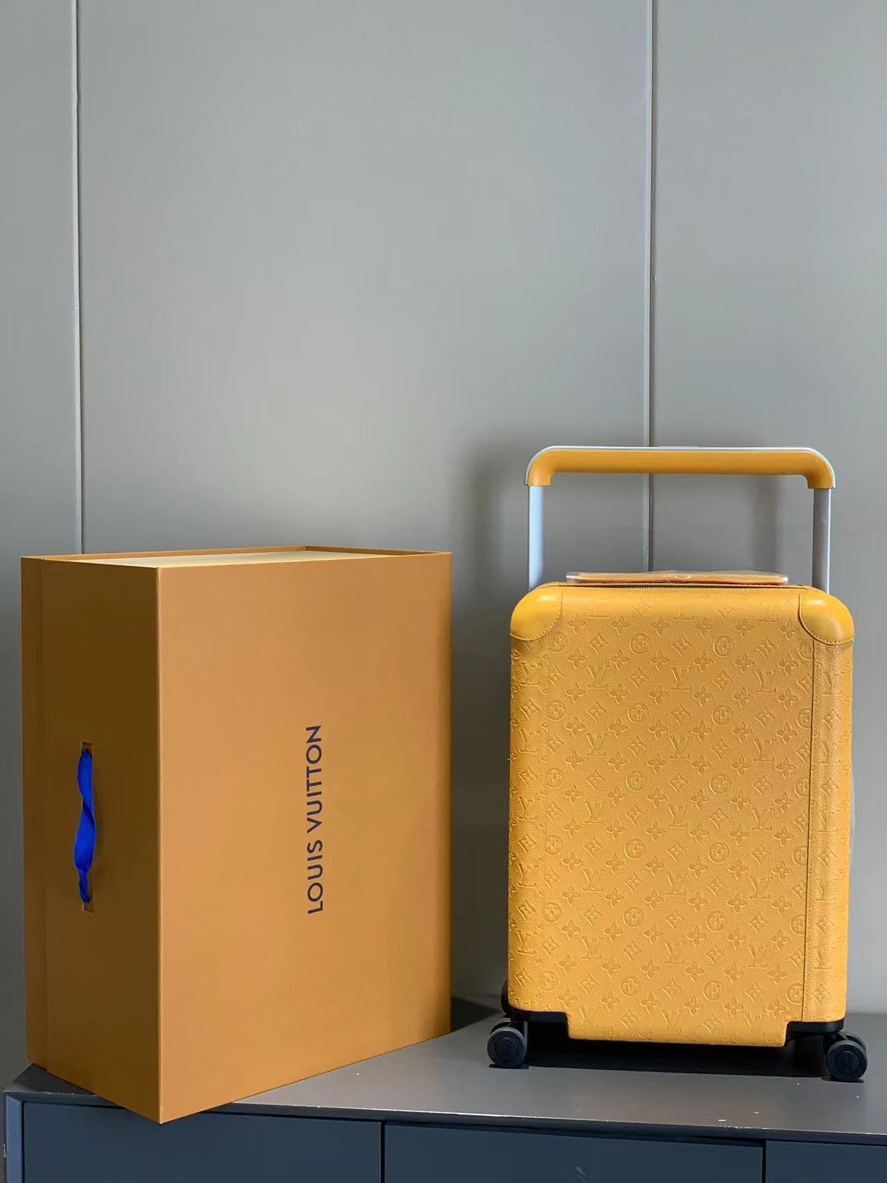 CUSTOM TAURILLON YELLOW 37L HORIZON 55 SUITCASE