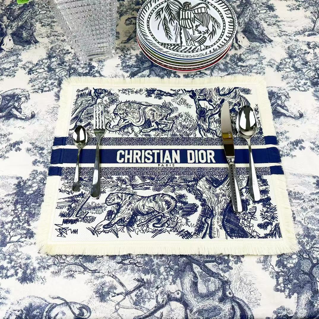 CHRISTIAN EATING PLACEMAT WITH CUTLERY SET