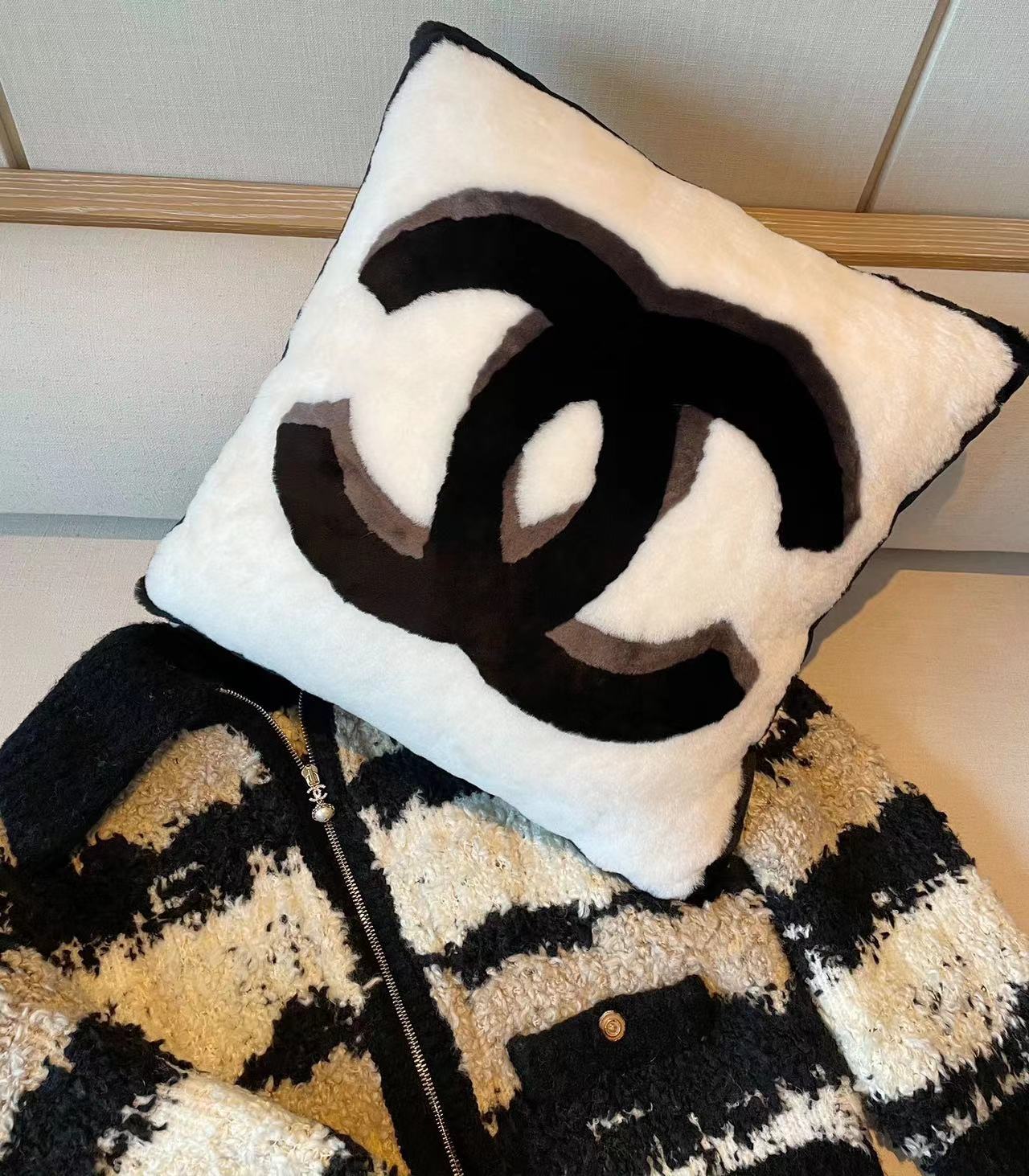 COCO SHEARLING THROW PILLOW