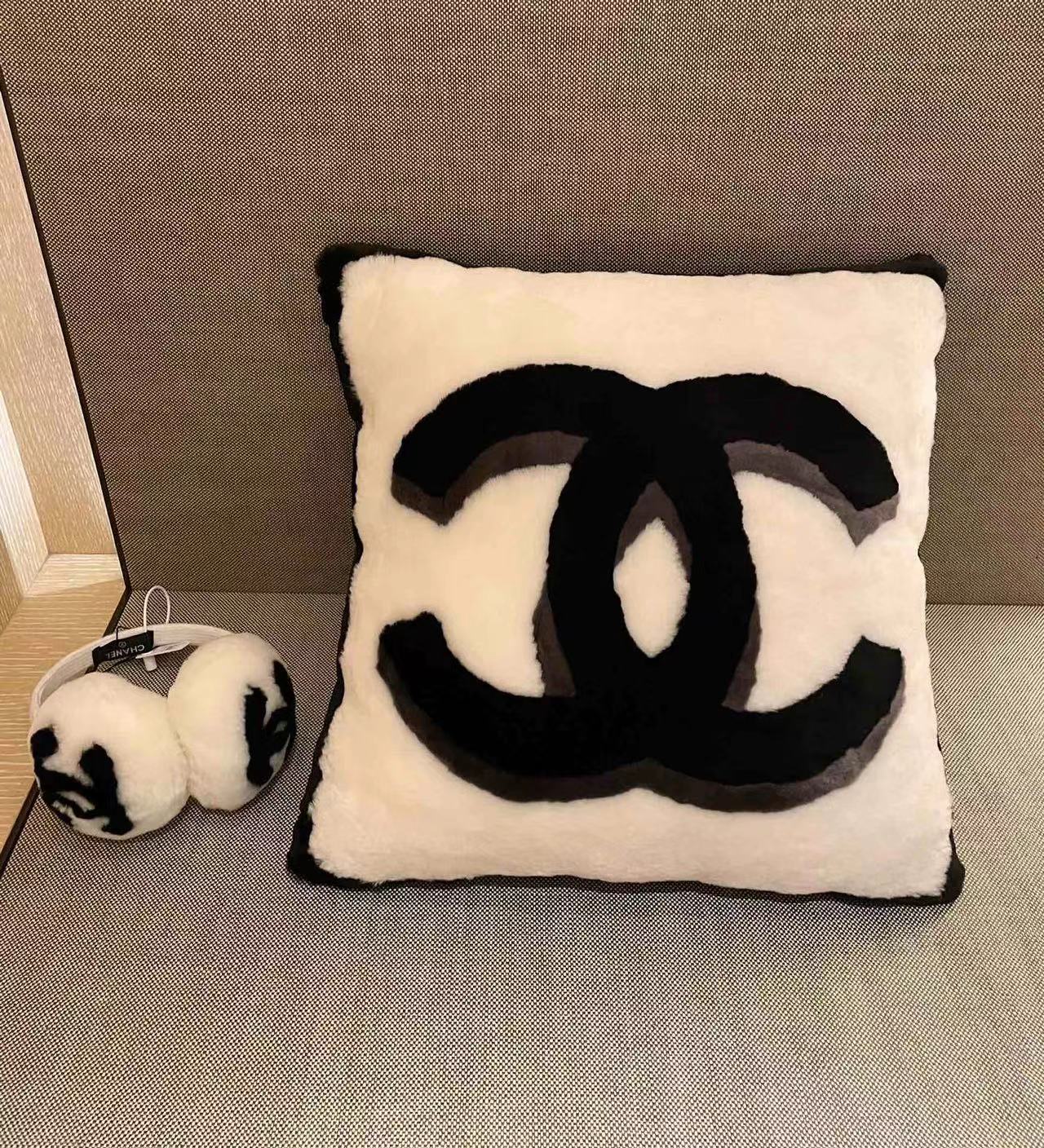 COCO SHEARLING THROW PILLOW