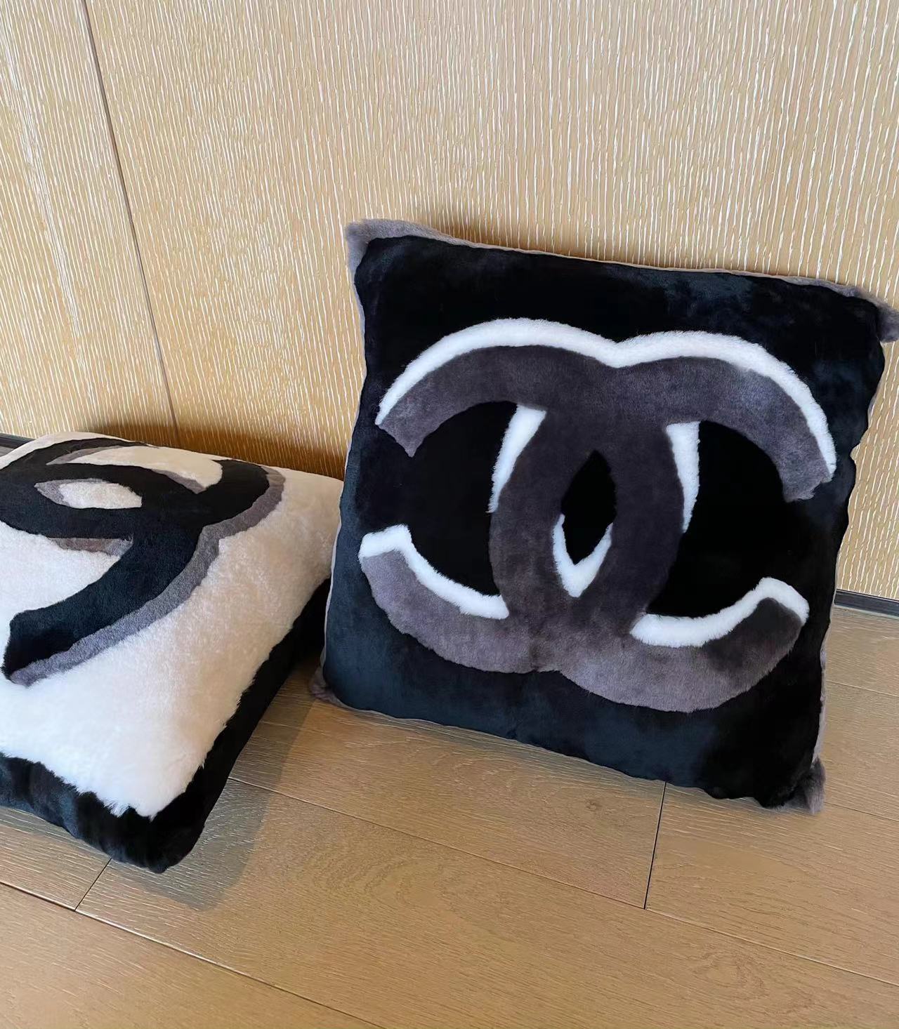 COCO SHEARLING THROW PILLOW
