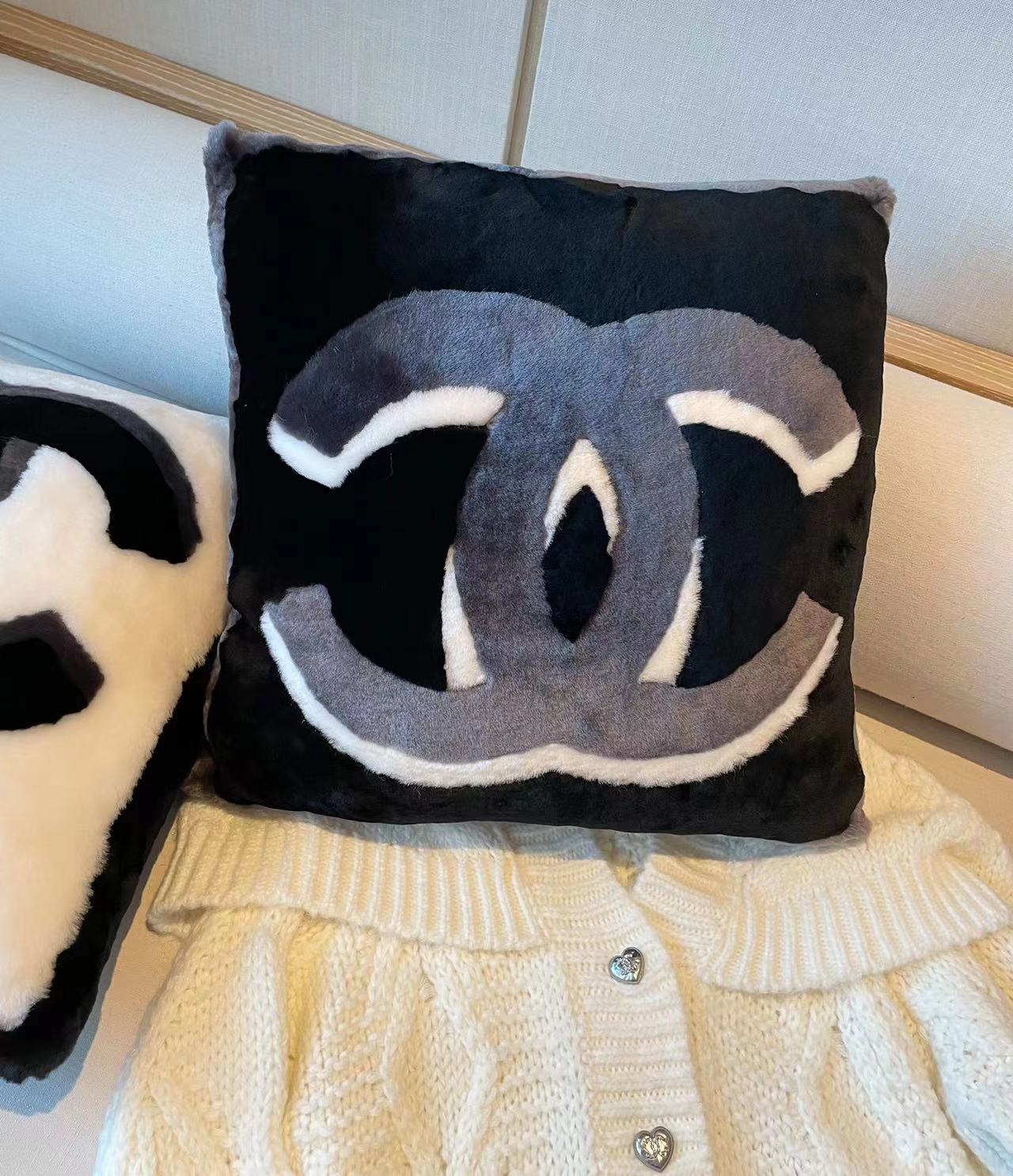 COCO SHEARLING THROW PILLOW