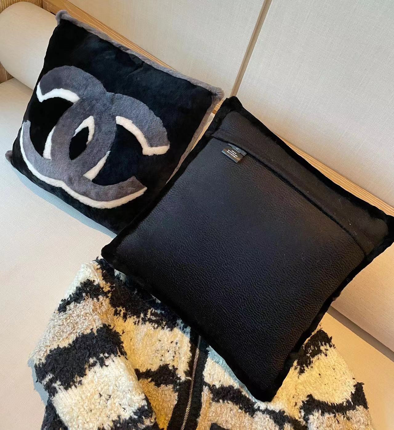 COCO SHEARLING THROW PILLOW