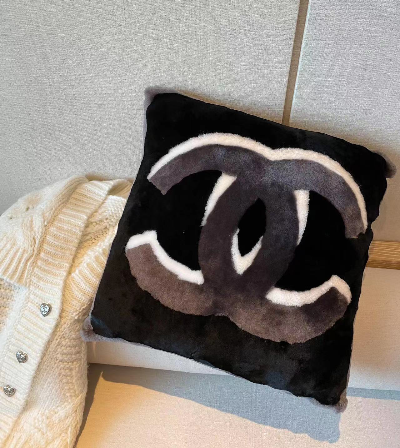 COCO SHEARLING THROW PILLOW