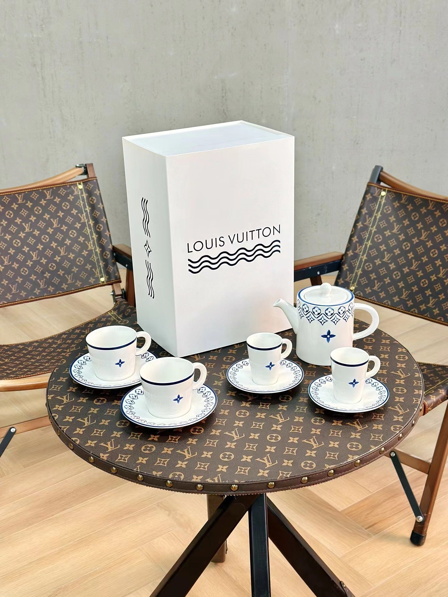 CUSTOM LV FOLDING TABLE
