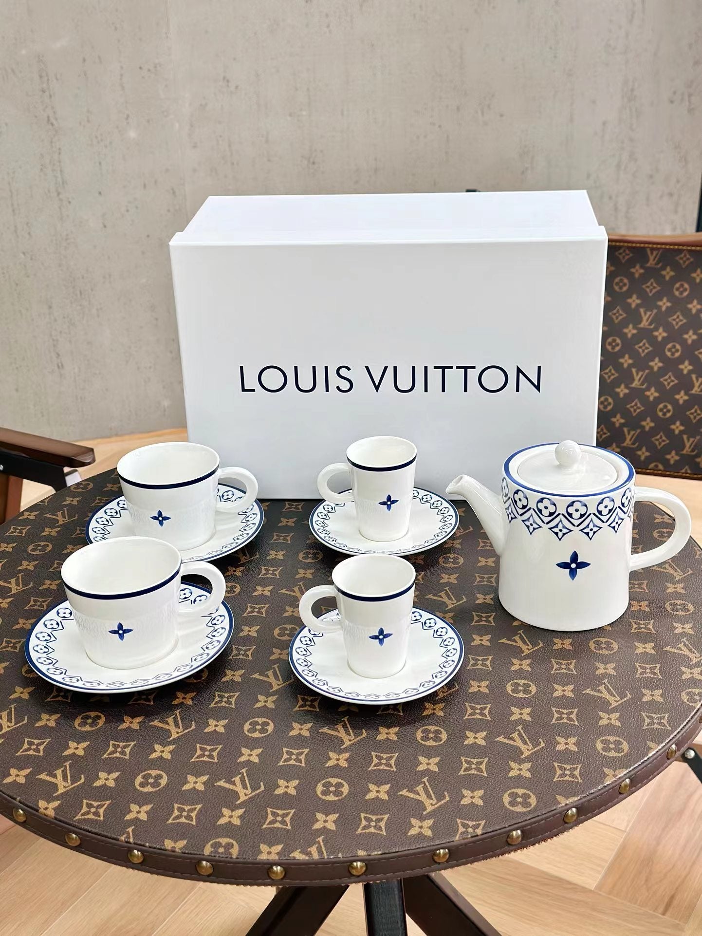 CUSTOM LV FOLDING TABLE