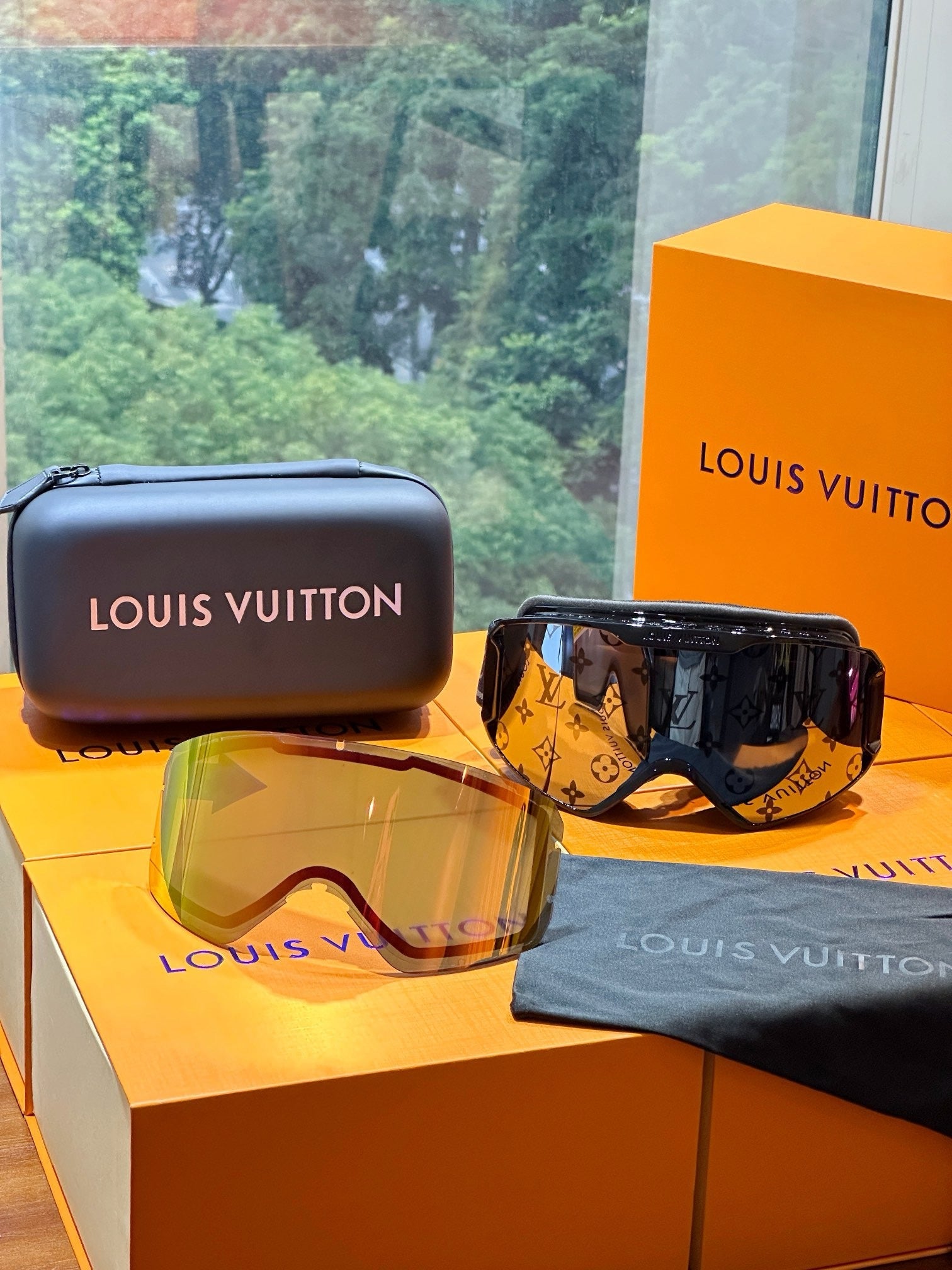 CUSTOM LV SNOW MASK