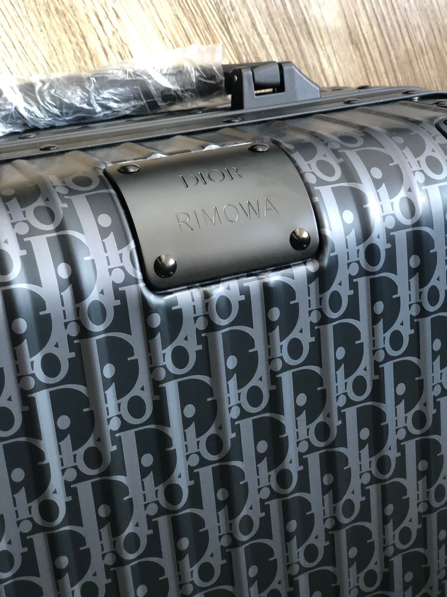 CHRISTIAN CABIN 35L SUITCASE