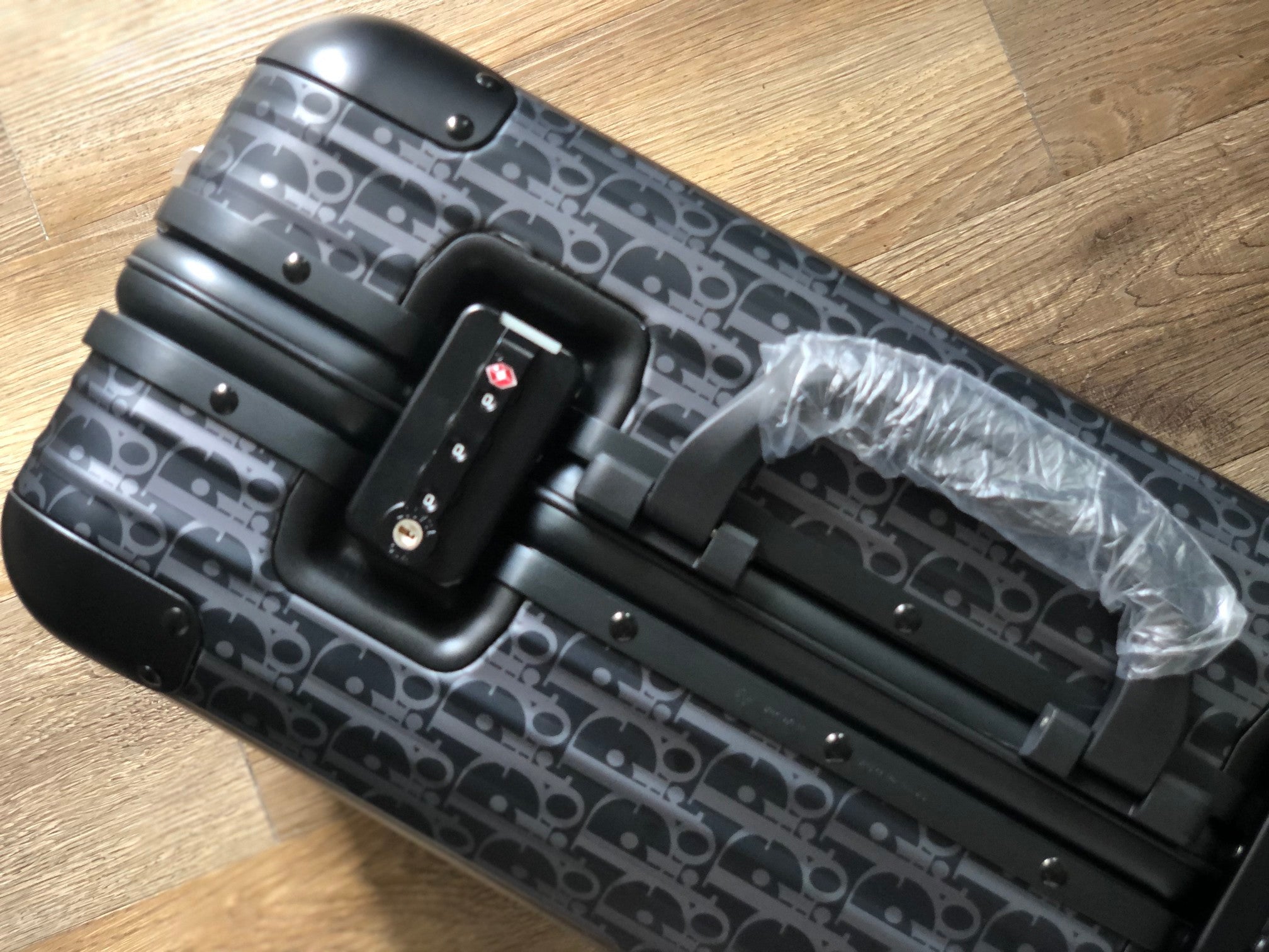 CHRISTIAN CABIN 35L SUITCASE