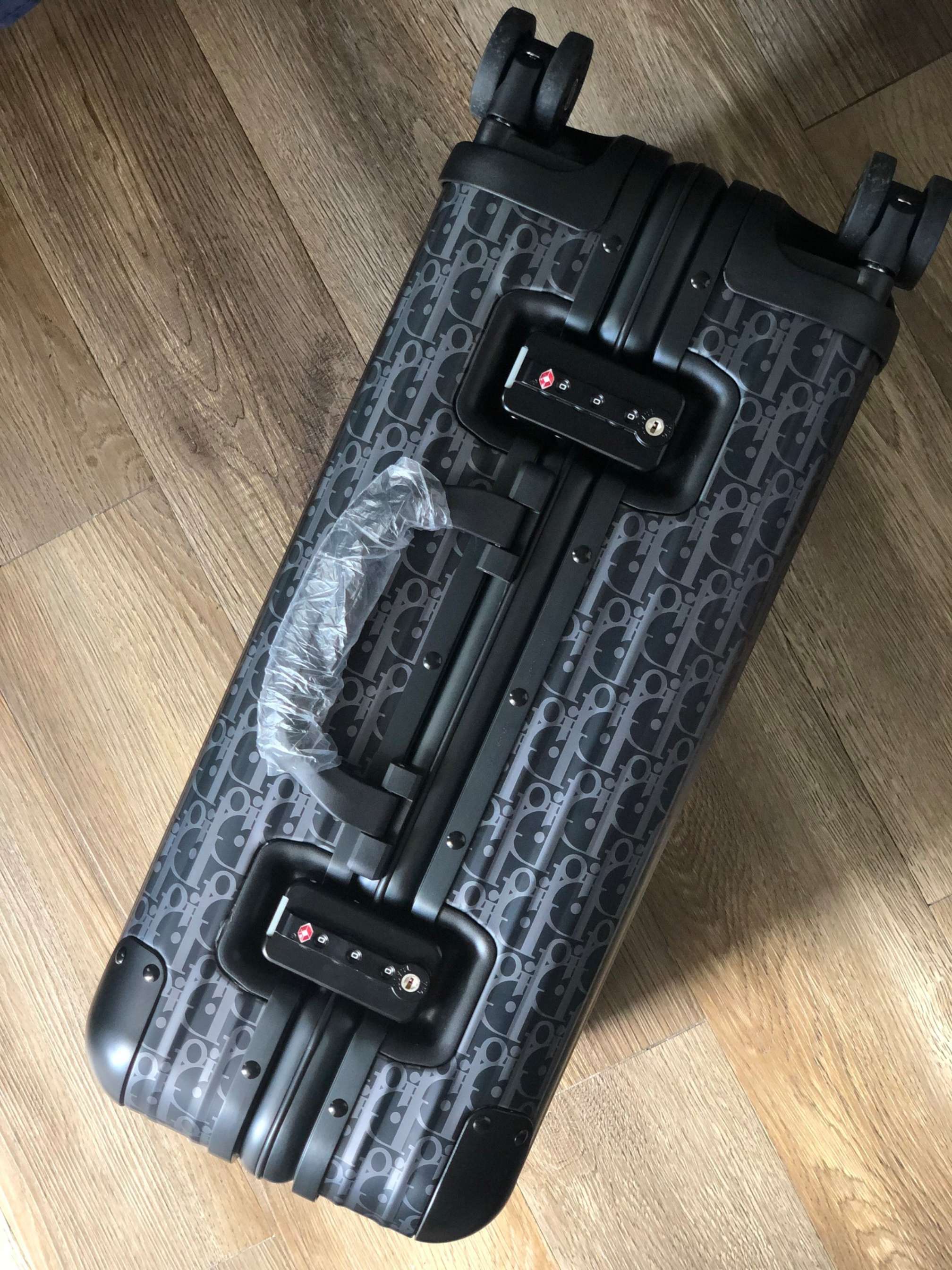 CHRISTIAN CABIN 35L SUITCASE