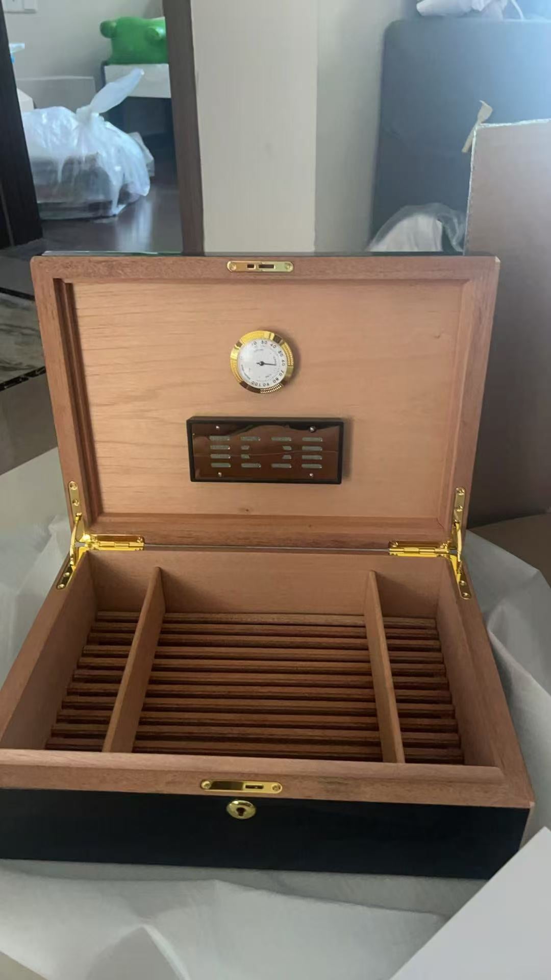 CUSTOM LV CIGAR BOX