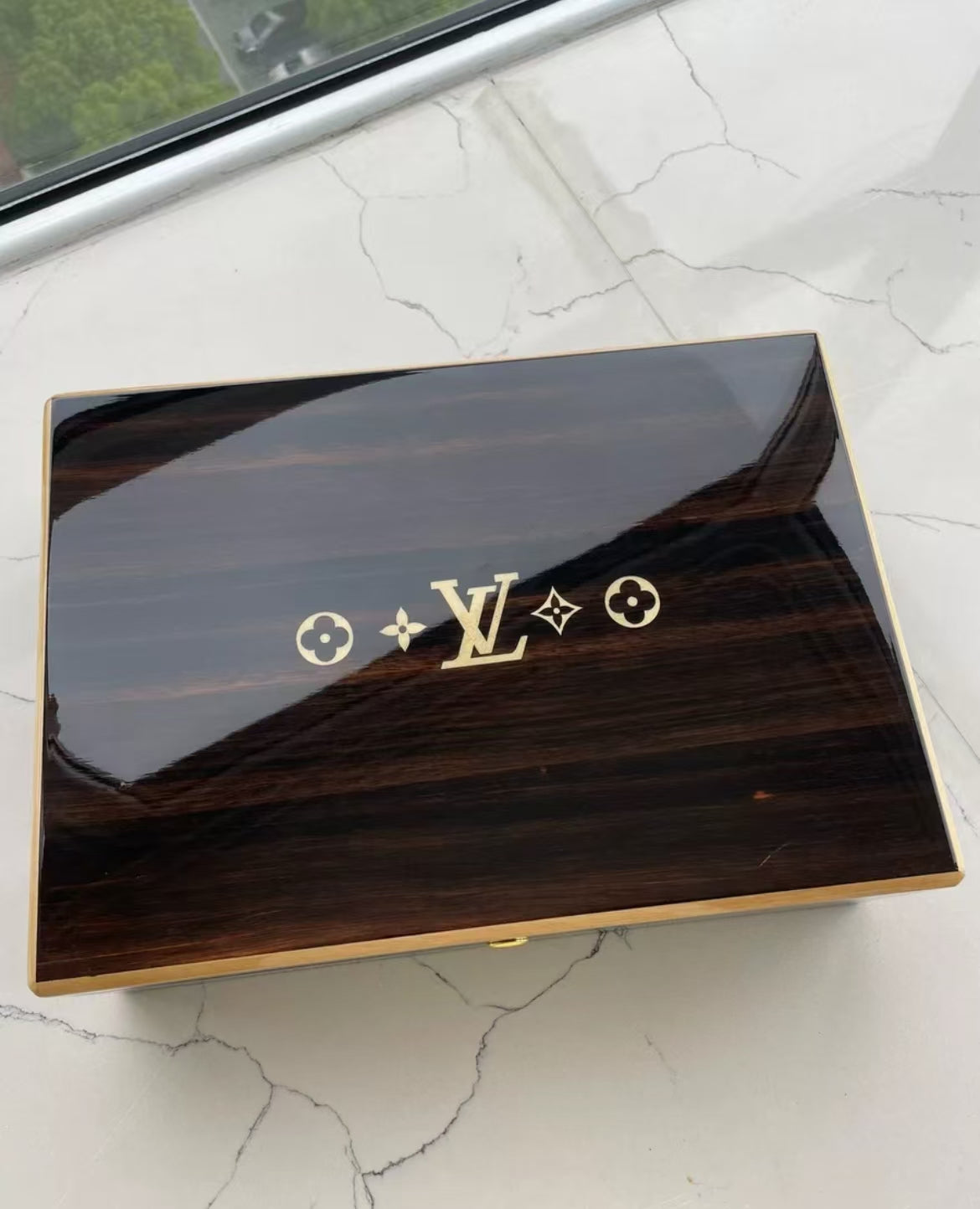 CUSTOM LV CIGAR BOX