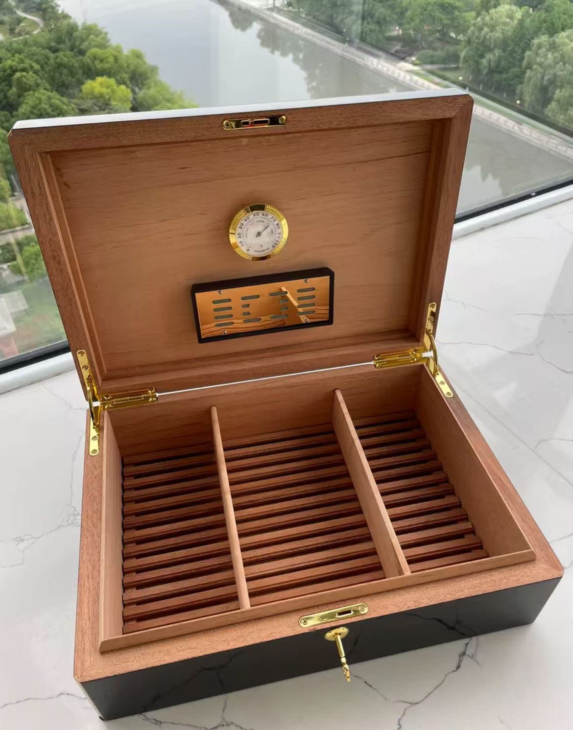 CUSTOM LV CIGAR BOX