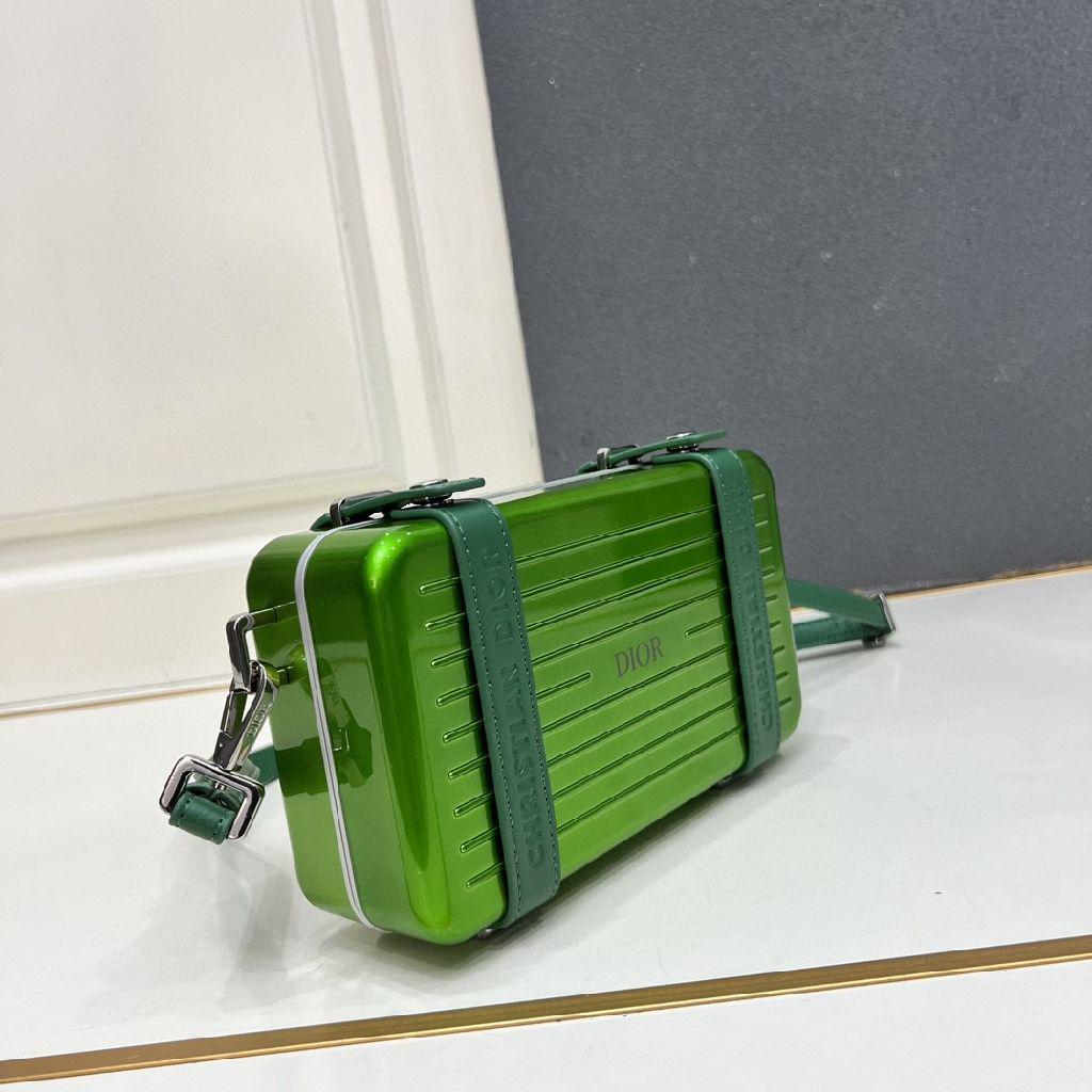 CHRISTIAN CROSS-BODY CLUTCH (GREEN)