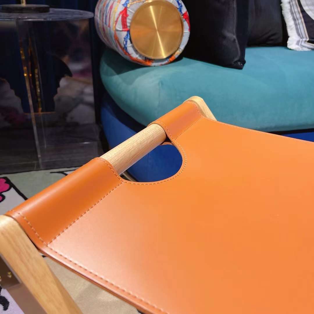 CUSTOM LEATHER PIPPA STOOL