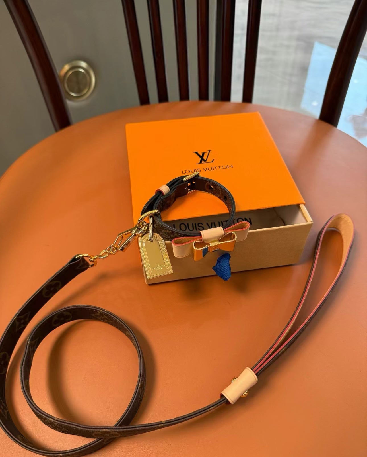 LV DOG COLLAR AND LEASH (BOWTIE)