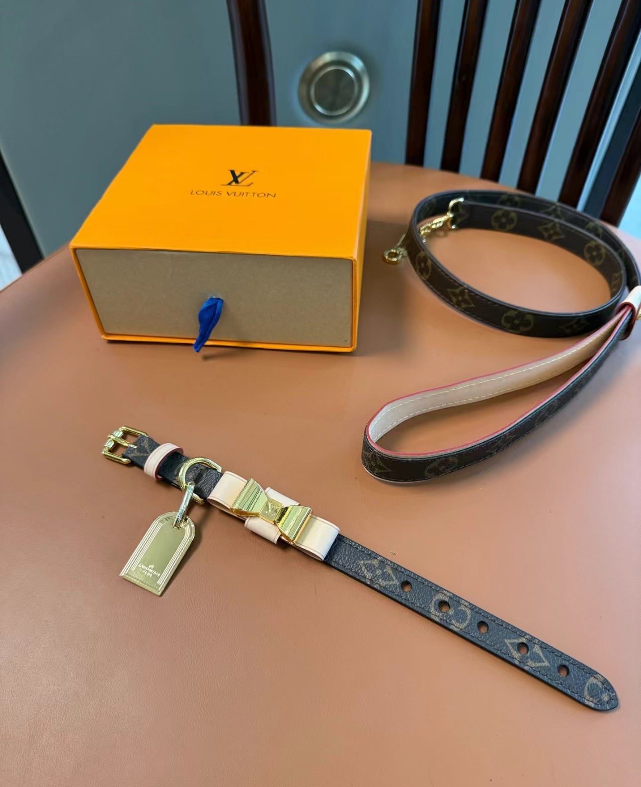 LV DOG COLLAR AND LEASH (BOWTIE)