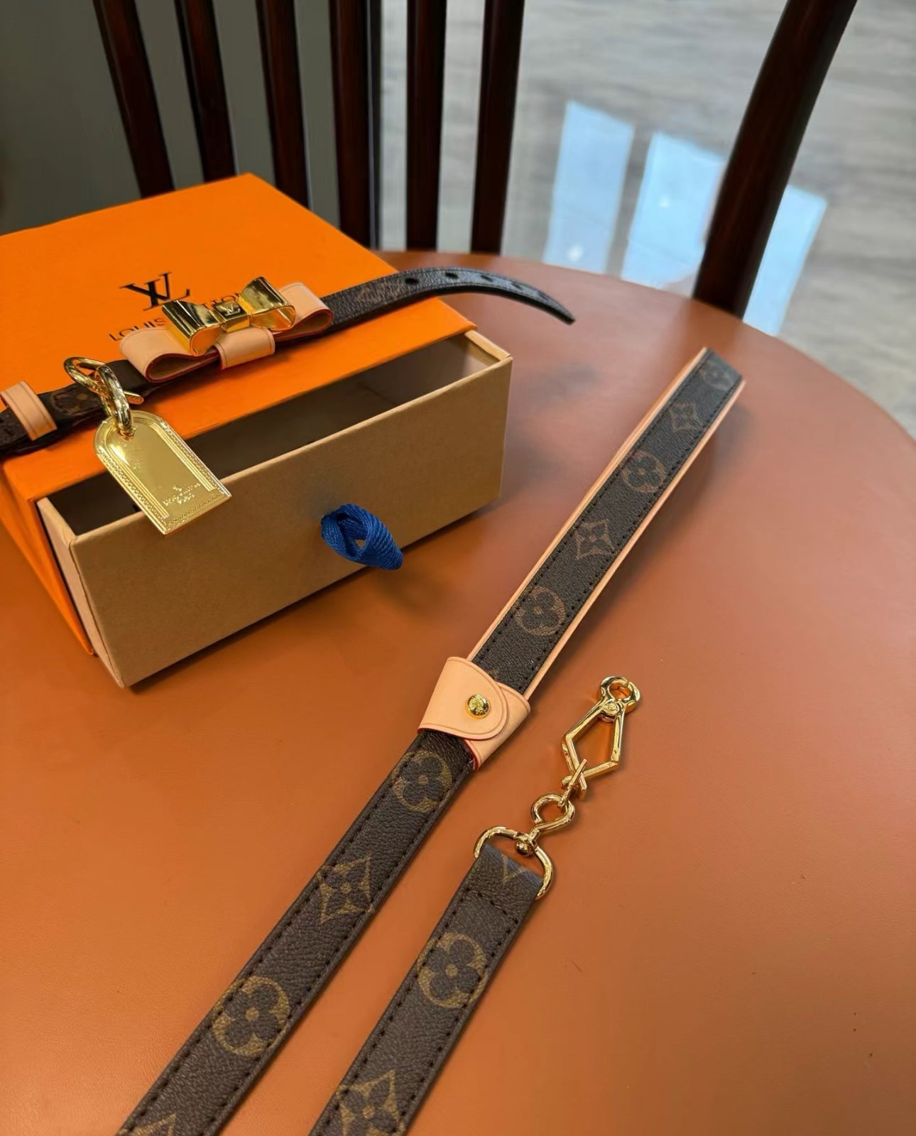LV DOG COLLAR AND LEASH (BOWTIE)