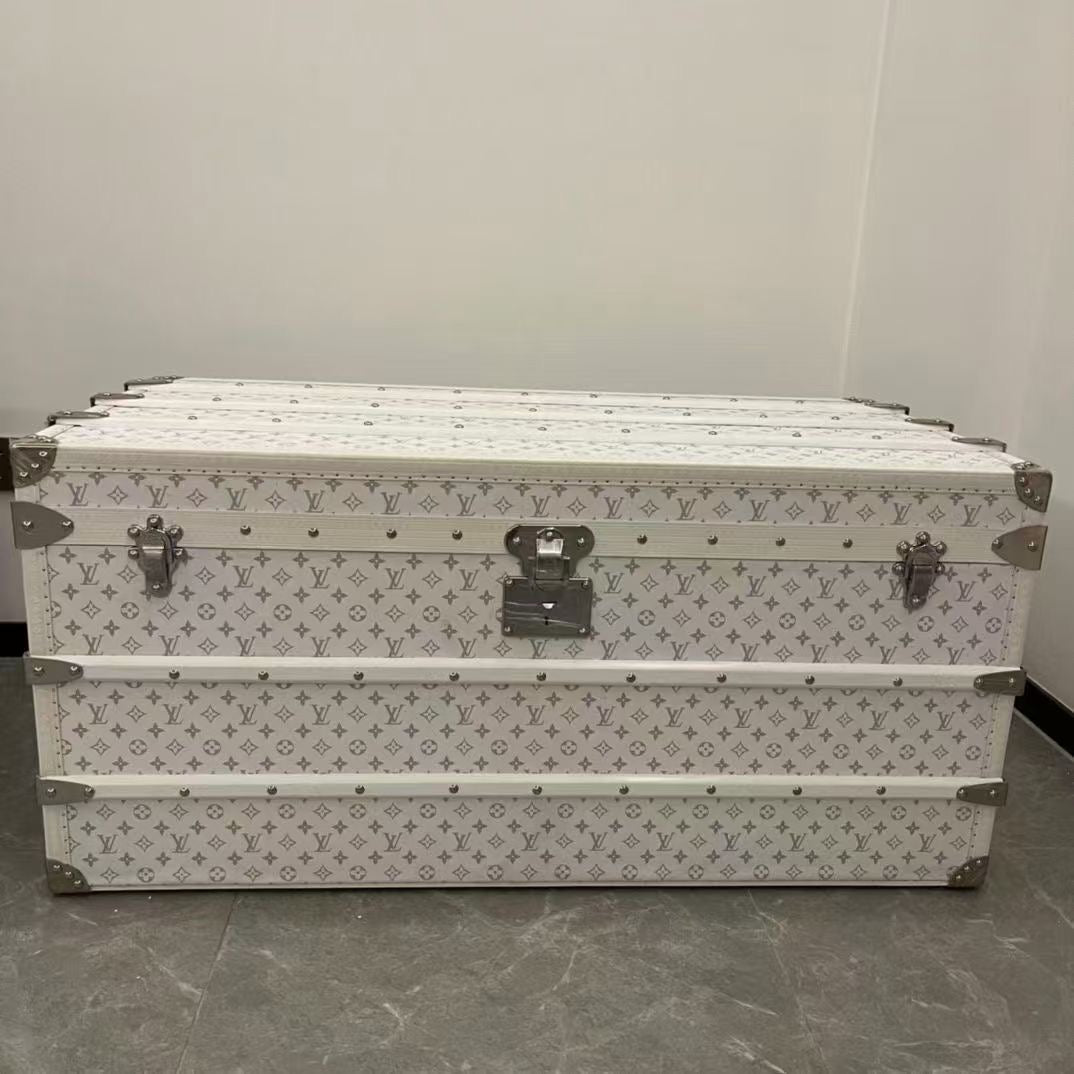 CUSTOM LV WHITE TRUNK