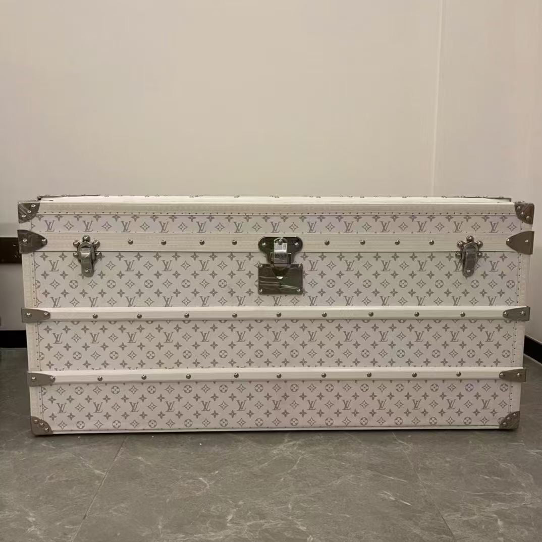 CUSTOM LV WHITE TRUNK